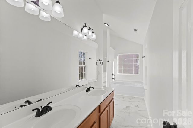 2440 Reid Oaks Drive, Charlotte, NC 28208