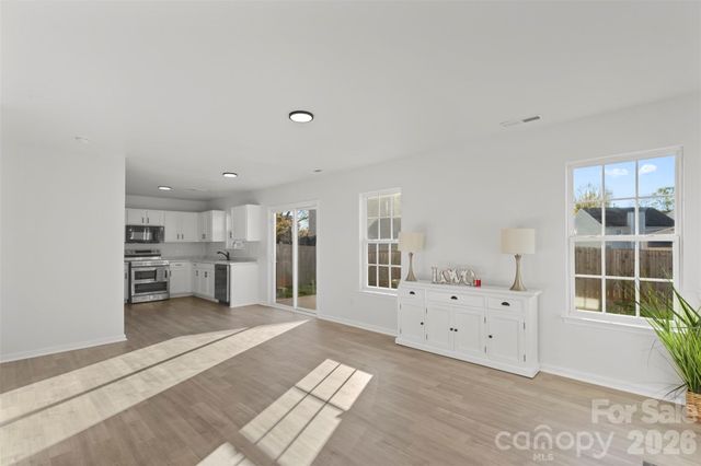 2440 Reid Oaks Drive, Charlotte, NC 28208