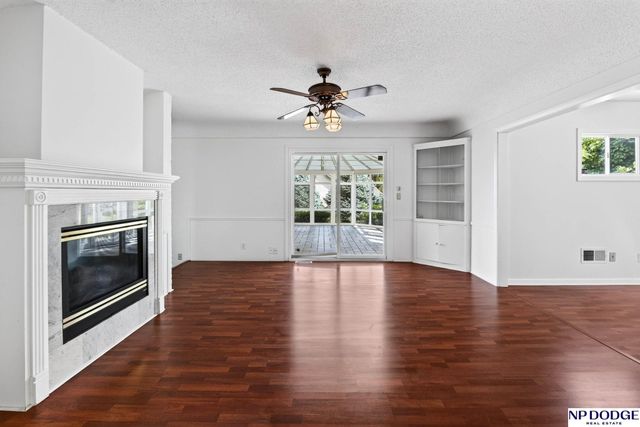 805 Leawood Drive, Omaha, NE 68154