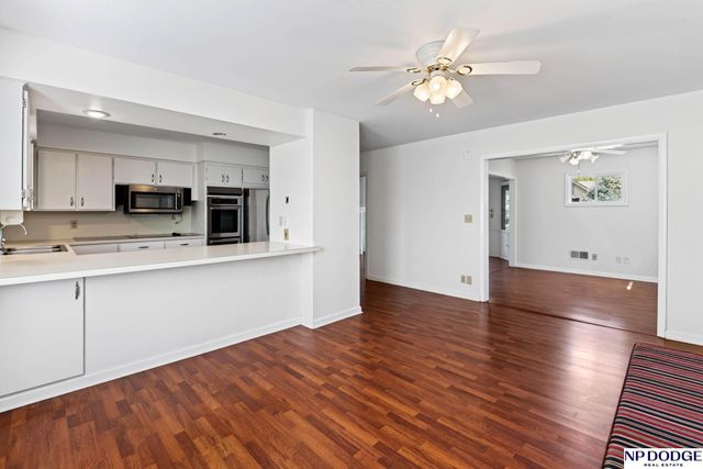 805 Leawood Drive, Omaha, NE 68154