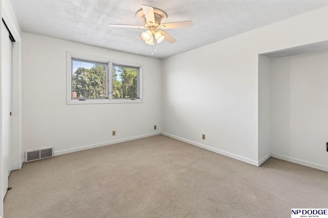 805 Leawood Drive, Omaha, NE 68154