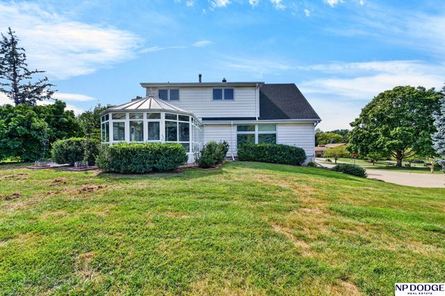 805 Leawood Drive, Omaha, NE 68154