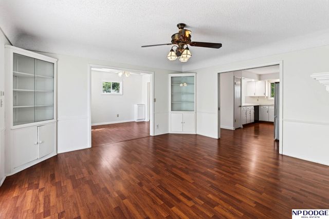 805 Leawood Drive, Omaha, NE 68154