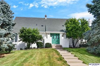 805 Leawood Drive, Omaha, NE 68154