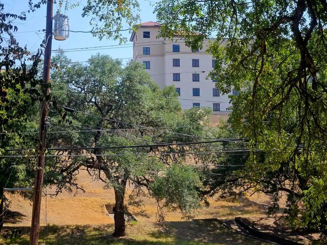 833 Old Ranch Road 12, San Marcos, TX 78666