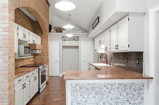 3955 Maple Grove Lane, Beavercreek, OH 45440