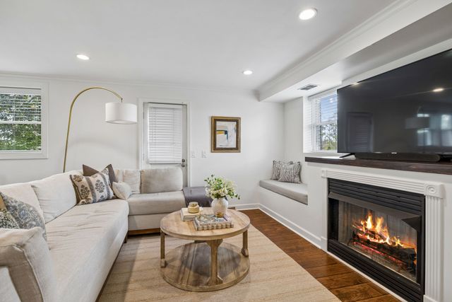 517 Adamwood Dr, Nashville, TN 37211