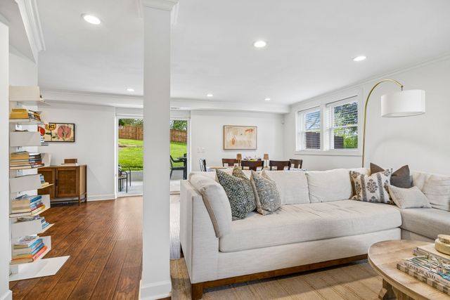 517 Adamwood Dr, Nashville, TN 37211