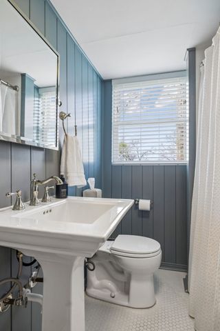 517 Adamwood Dr, Nashville, TN 37211