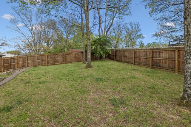 517 Adamwood Dr, Nashville, TN 37211