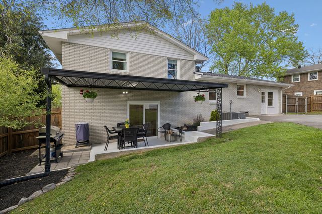 517 Adamwood Dr, Nashville, TN 37211