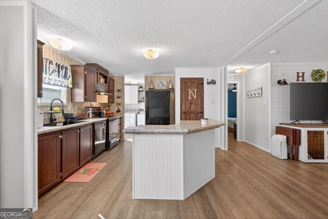 818 Dean Mountain Road, Cleveland, GA 30528