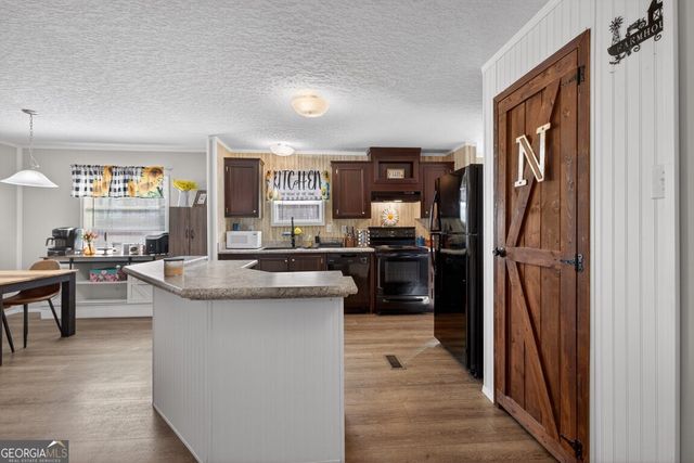 818 Dean Mountain Road, Cleveland, GA 30528