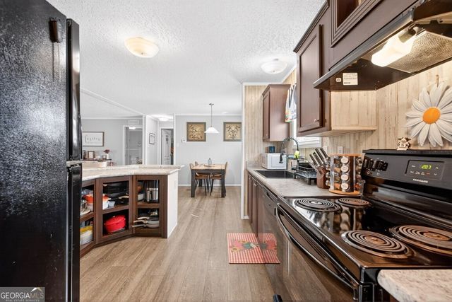 818 Dean Mountain Road, Cleveland, GA 30528