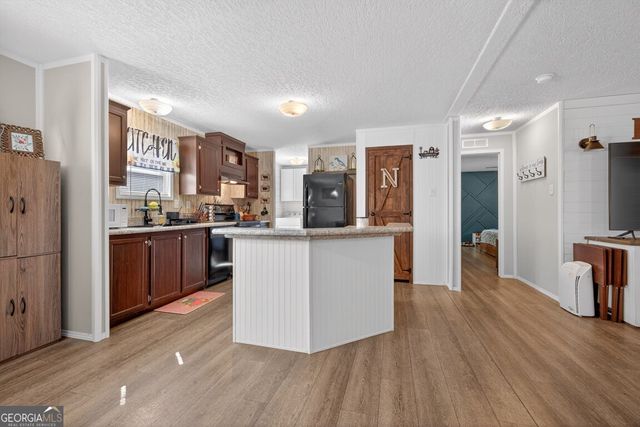 818 Dean Mountain Road, Cleveland, GA 30528