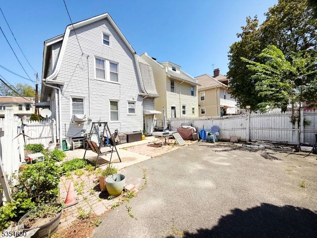 332 Chilton St, Elizabeth City, NJ 07208