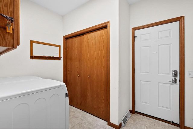 6614 CARLTON Drive, Madison, WI 53718