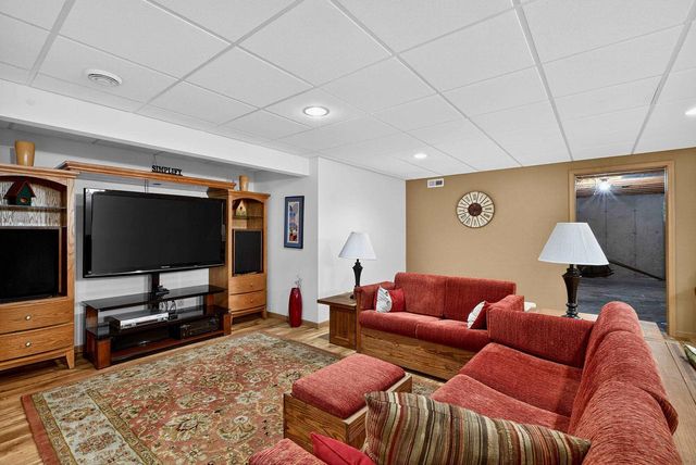 6614 CARLTON Drive, Madison, WI 53718