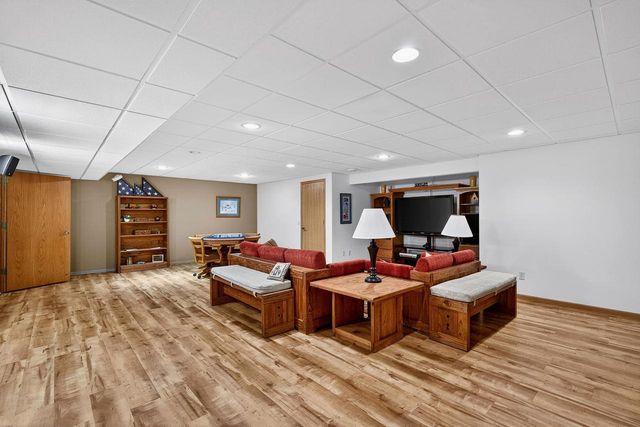 6614 CARLTON Drive, Madison, WI 53718
