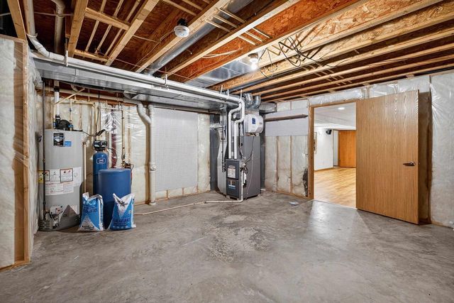 6614 CARLTON Drive, Madison, WI 53718