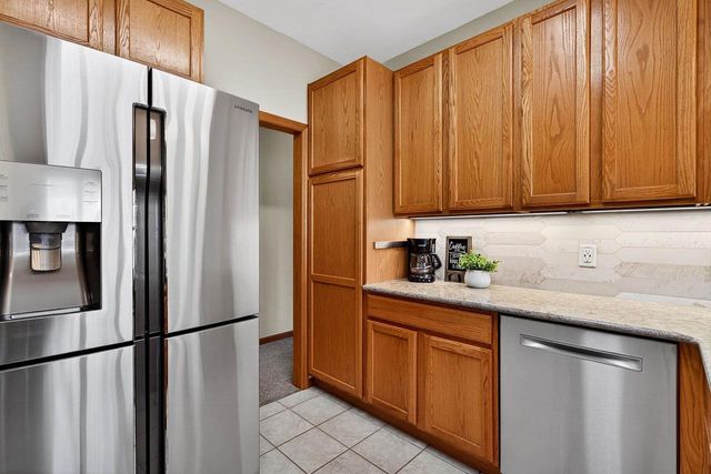 6614 CARLTON Drive, Madison, WI 53718