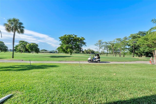 7684 NW 18th St 102, Margate, FL 33063