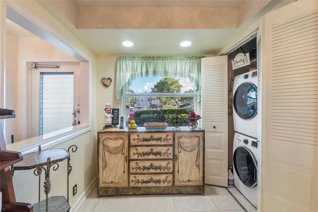 7684 NW 18th St 102, Margate, FL 33063