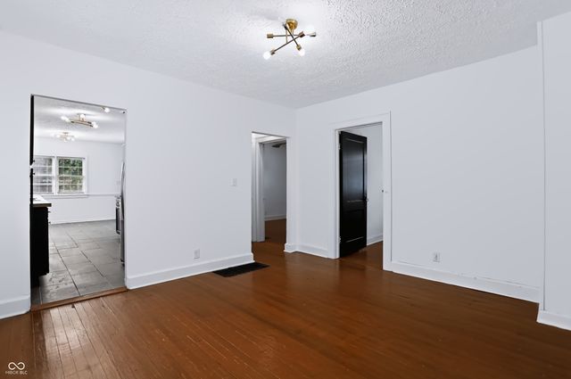 902 N Drexel Avenue, Indianapolis, IN 46201