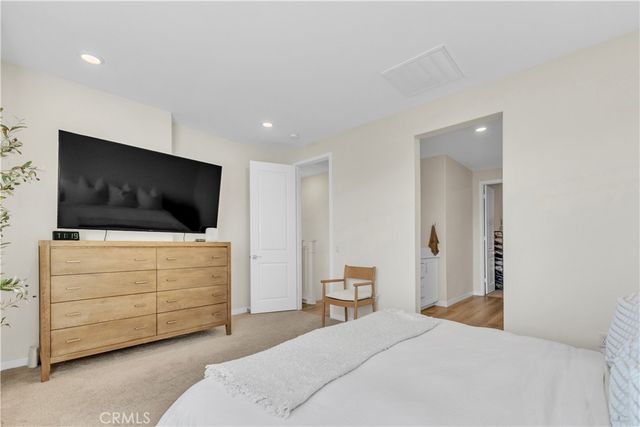 27582 Manzanita, Valencia, CA 91381