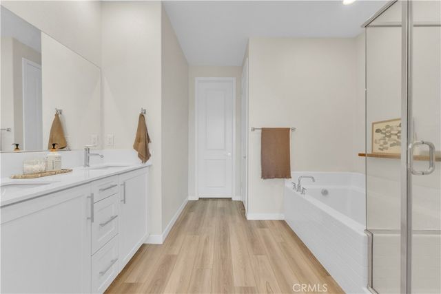 27582 Manzanita, Valencia, CA 91381