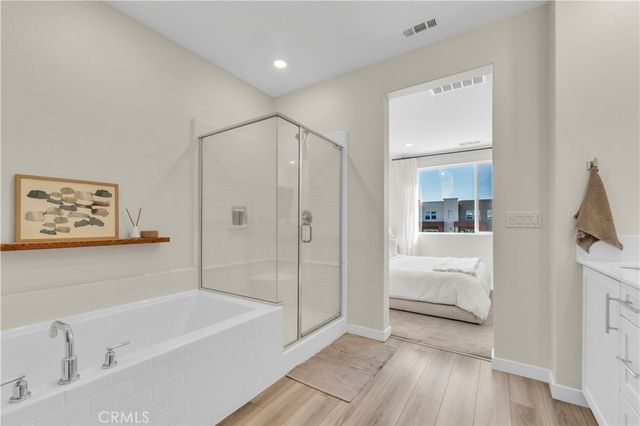 27582 Manzanita, Valencia, CA 91381