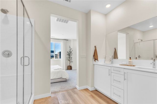 27582 Manzanita, Valencia, CA 91381