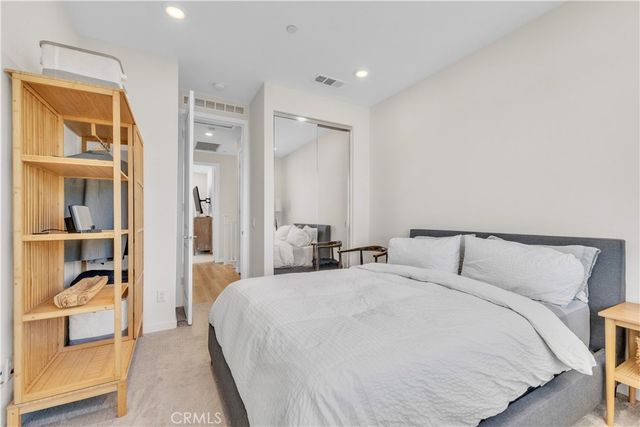 27582 Manzanita, Valencia, CA 91381