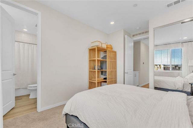 27582 Manzanita, Valencia, CA 91381