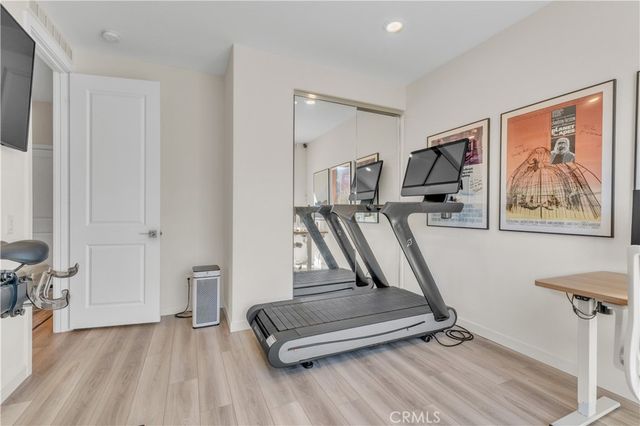 27582 Manzanita, Valencia, CA 91381