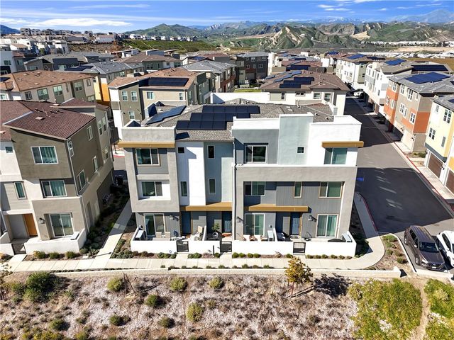 27582 Manzanita, Valencia, CA 91381