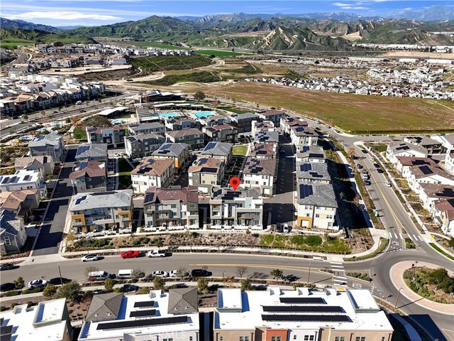 27582 Manzanita, Valencia, CA 91381