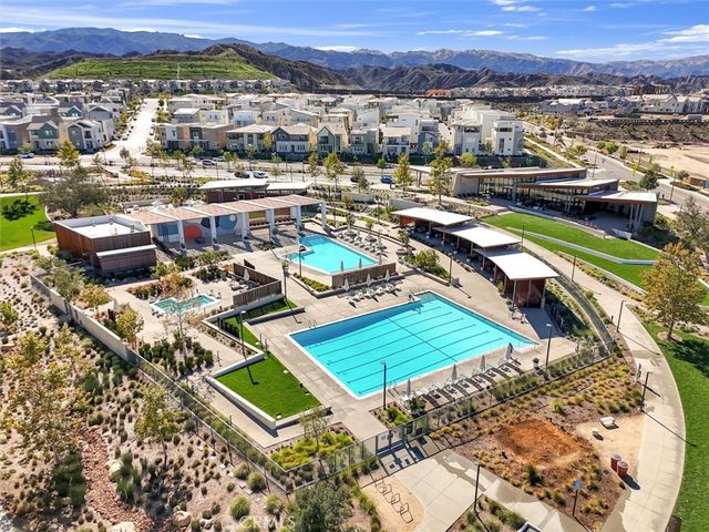 27582 Manzanita, Valencia, CA 91381