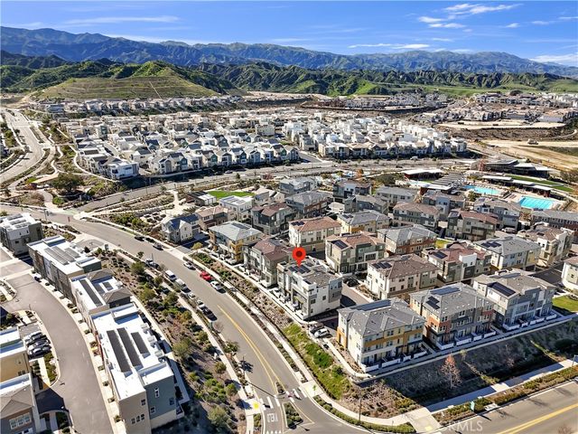 27582 Manzanita, Valencia, CA 91381