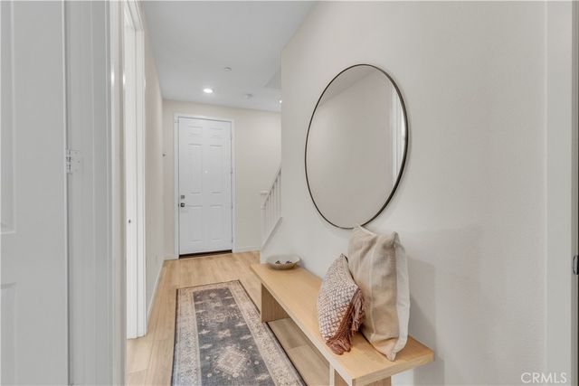 27582 Manzanita, Valencia, CA 91381