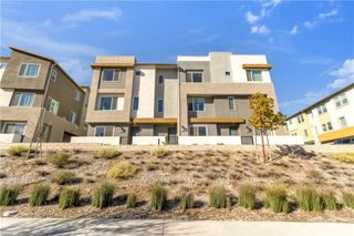 27582 Manzanita, Valencia, CA 91381