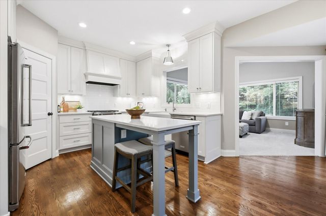 6808 Cambridge Road, Shakopee, MN 55379