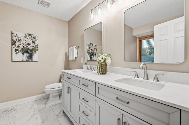 6808 Cambridge Road, Shakopee, MN 55379