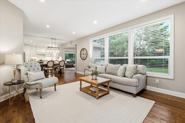 6808 Cambridge Road, Shakopee, MN 55379