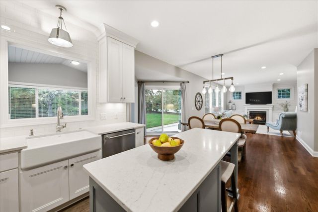 6808 Cambridge Road, Shakopee, MN 55379