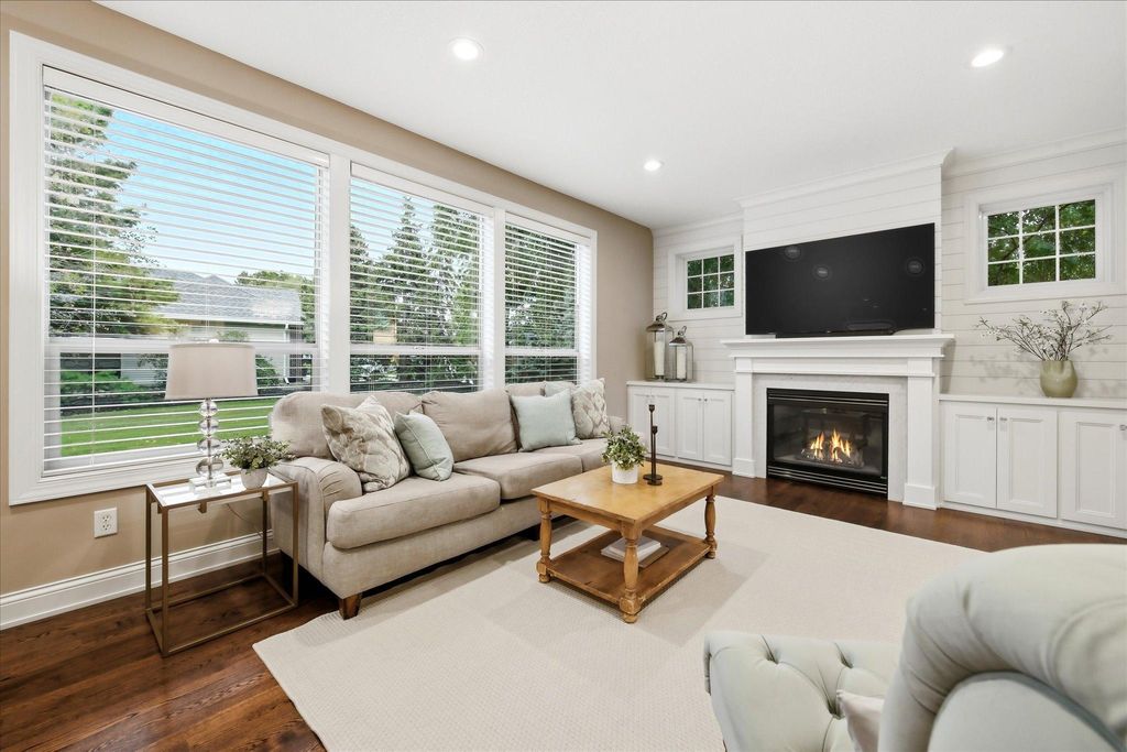6808 Cambridge Road, Shakopee, MN 55379 — photo 2
