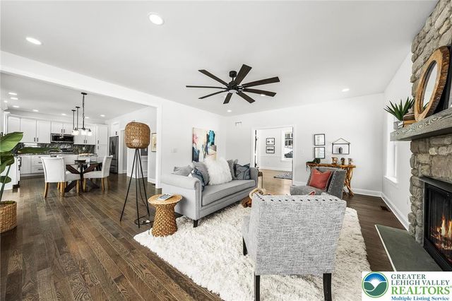 5031 Hunter Lane, Emmaus Boro, PA 18049