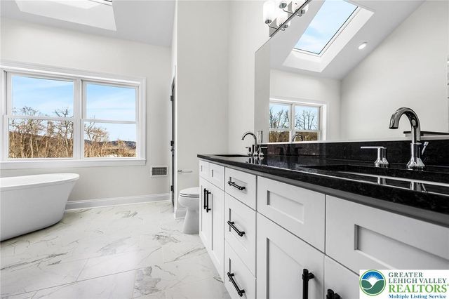 5031 Hunter Lane, Emmaus Boro, PA 18049