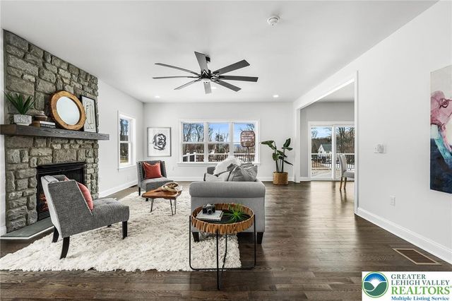 5031 Hunter Lane, Emmaus Boro, PA 18049