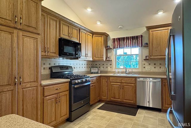 13510 Crestwicke Court, Middlebury, IN 46540